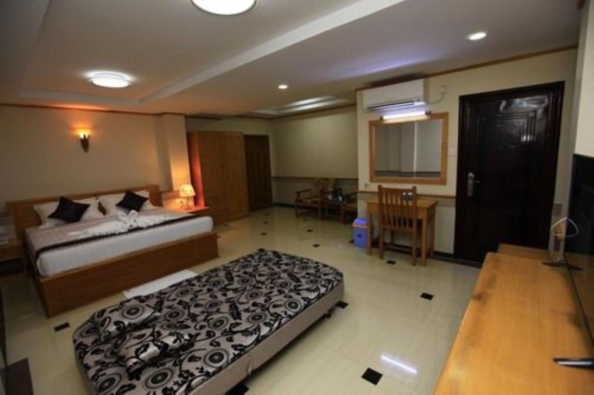Hotel Novel Yangon Exterior photo