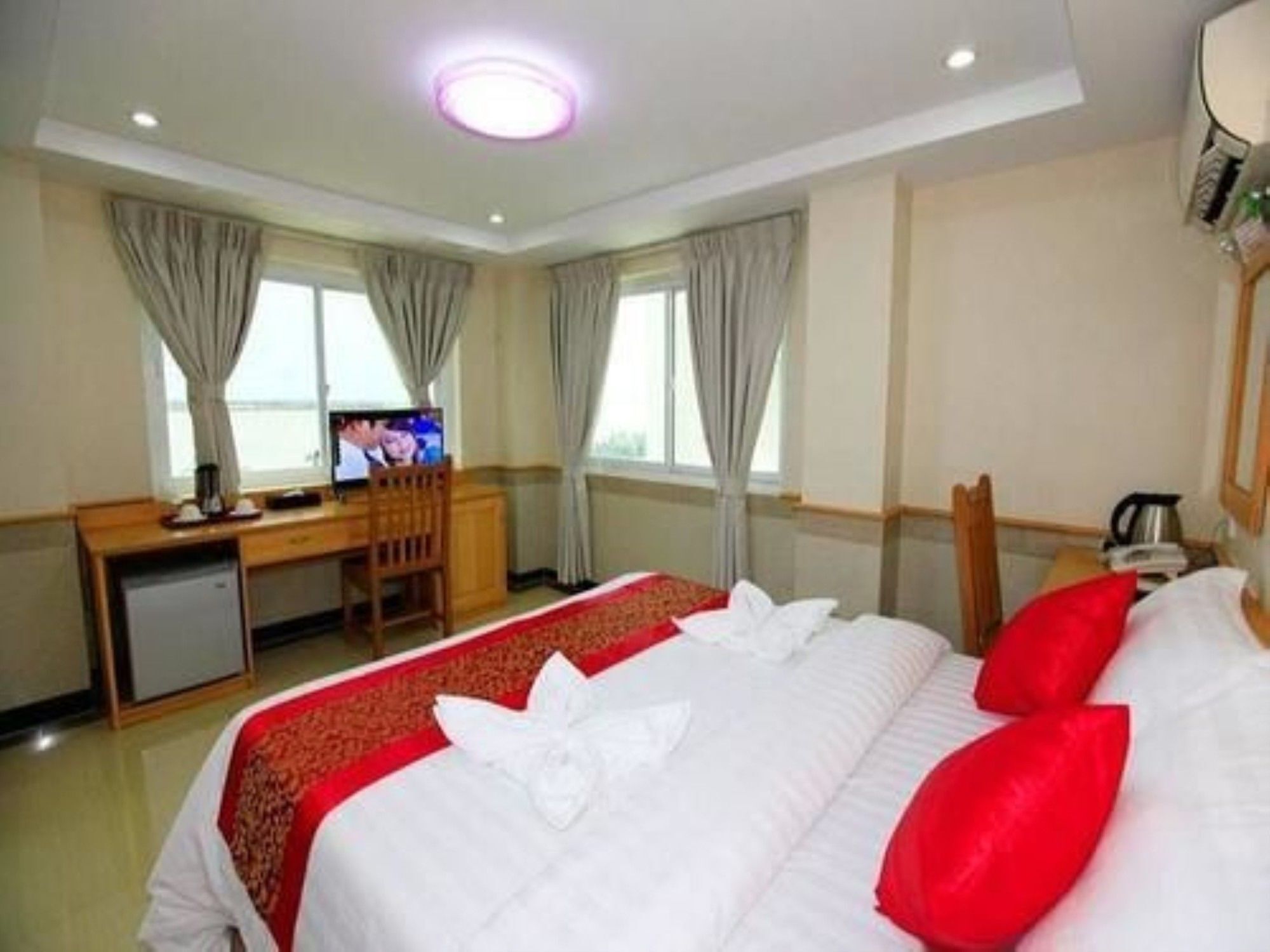 Hotel Novel Yangon Exterior photo